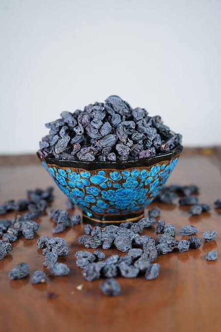 BLACK RAISINGS - Image 3